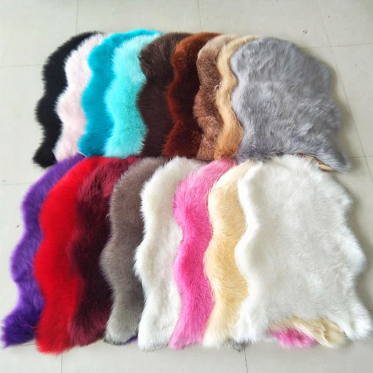 美品⭐️羊毛 毛皮 ムートン ラグ マット ⭐️カーペット ⭐️177X59cm 美品⭐️羊毛 毛皮 ムートン ラグ マット ⭐️カーペット