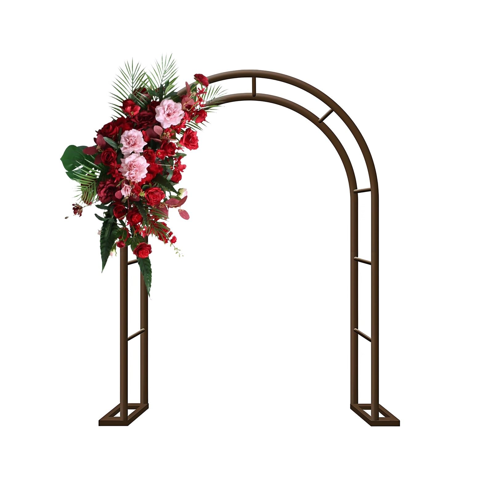 Arco de jardín de metal para crear senderos con plantas trepadoras en el césped
