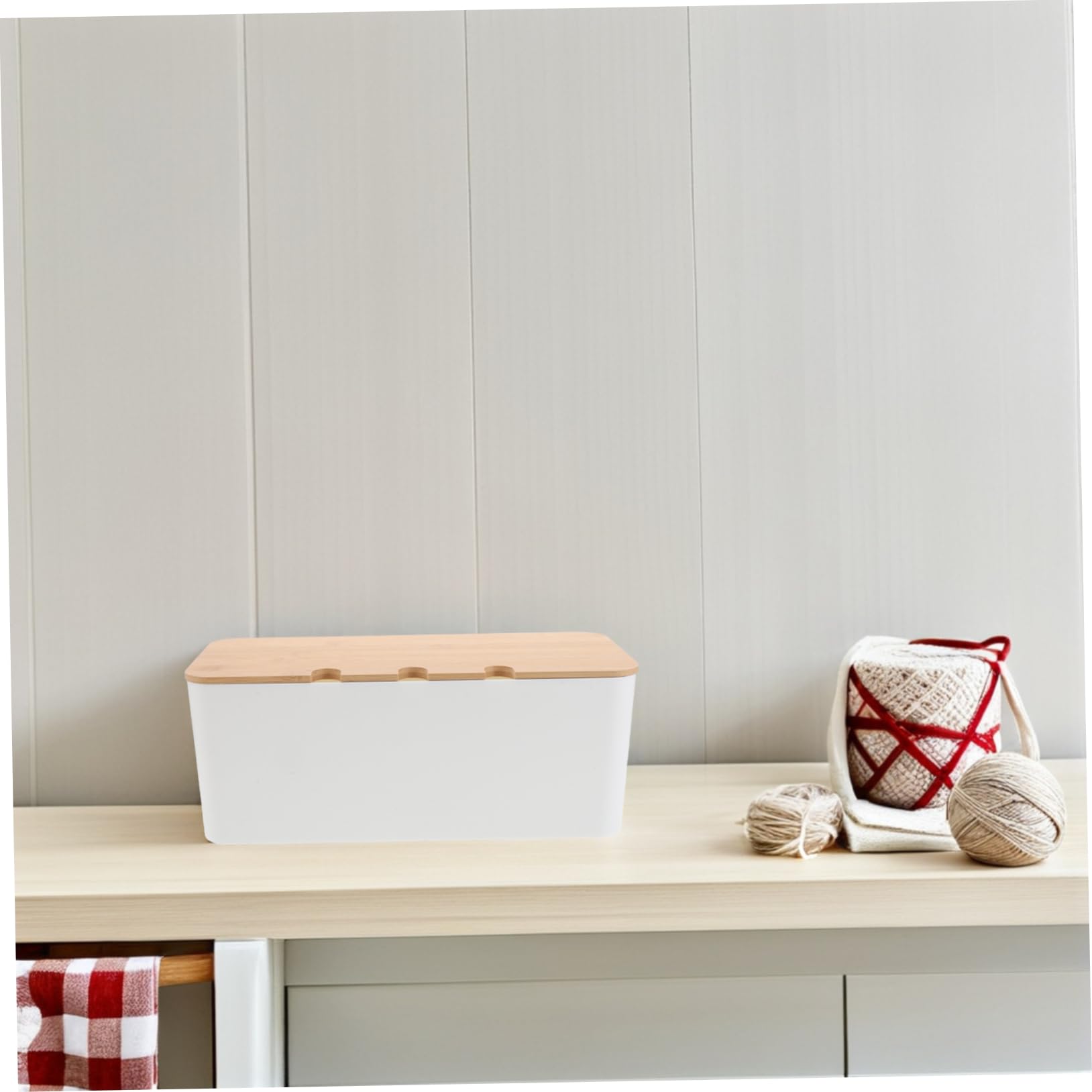 Caja Organizadora de Cables con Tapa de Madera y Orificios | Plástico y Madera, 1 Juego, Diseño Simple y Moderno, para Hogar y Oficina