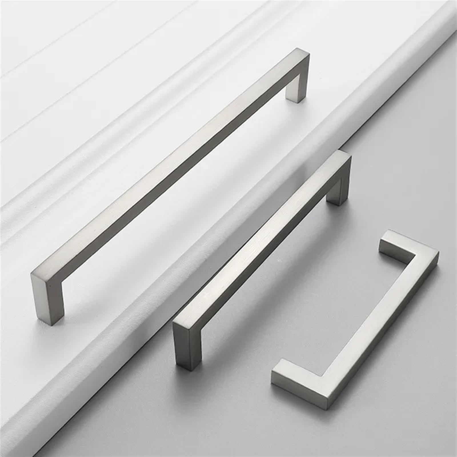 Poignée de cuisine en aluminium argent brossé 224mm pour meuble