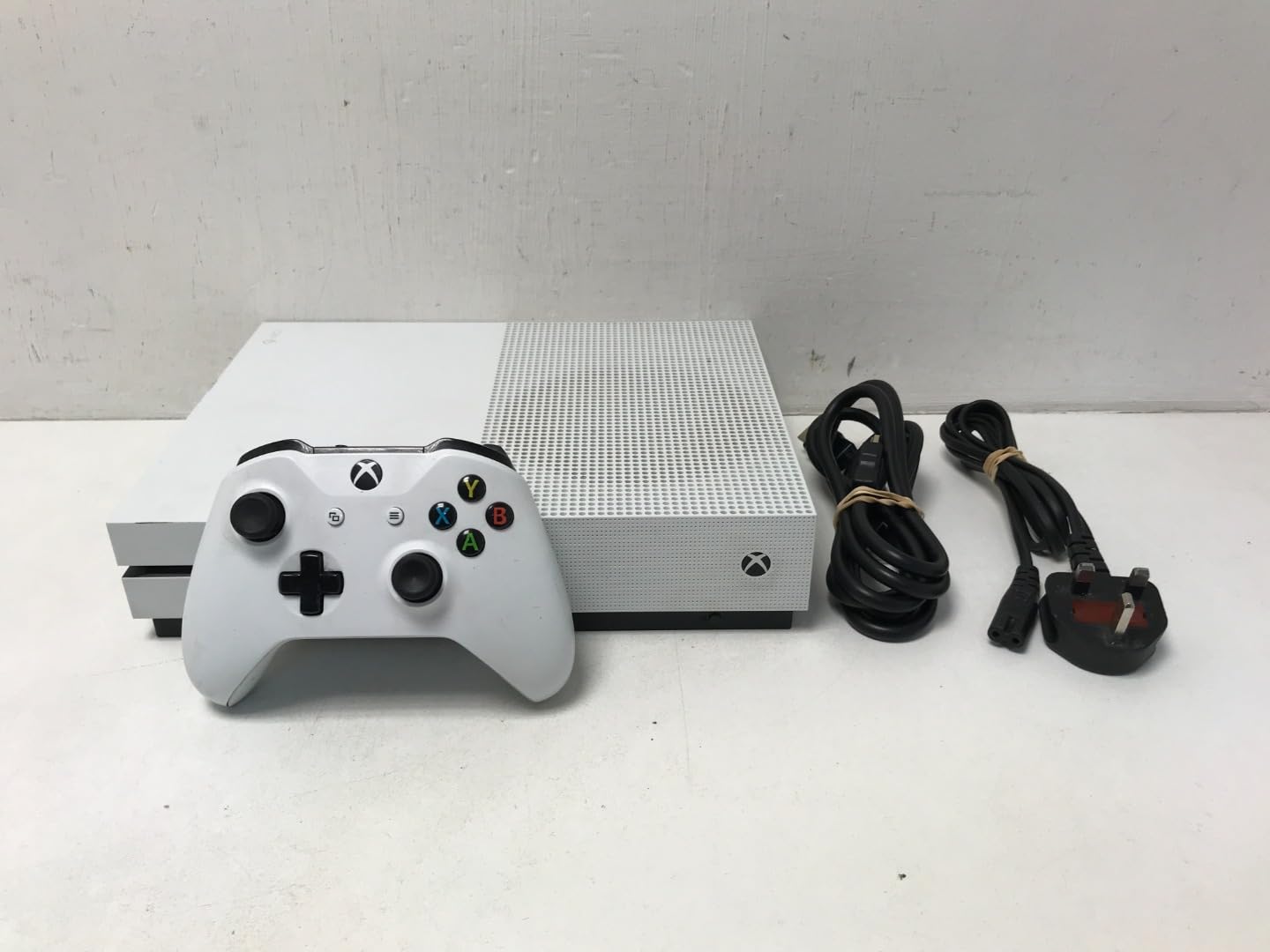 Amazon.com: Microsoft Xbox One S 1Tb Console - White [Discontinued 