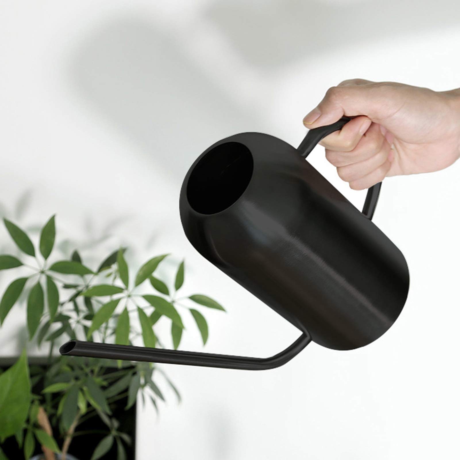 Esta regadera de 1500 ml, de Acero Inoxidable, con Boquilla Larga, es Ideal para regar Plantas de jardín y Flores (Color: Negro).