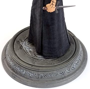 Dark Horse Comics The Witcher (Netflix): Yennefer Figure, Multicolor