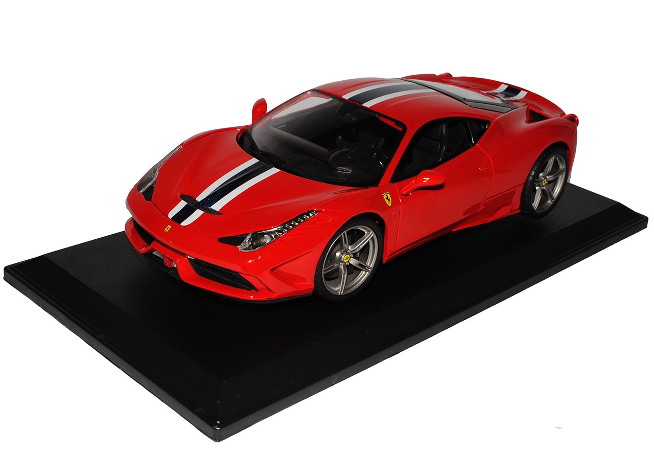 Bburago Ferrari 458 Speciale Coupe czerwone z paskami od 2013 1/18 model auto