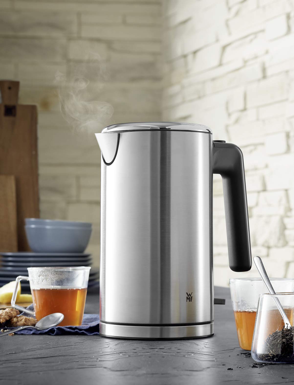 WMF Lono Bouilloire Électrique Capacité 1,3 L Double Paroi Manipulation sans Brûlure Grâce à son Isolation Thermique WMF Safety Touch Inox Cromargan Design 2400 W 0413210011