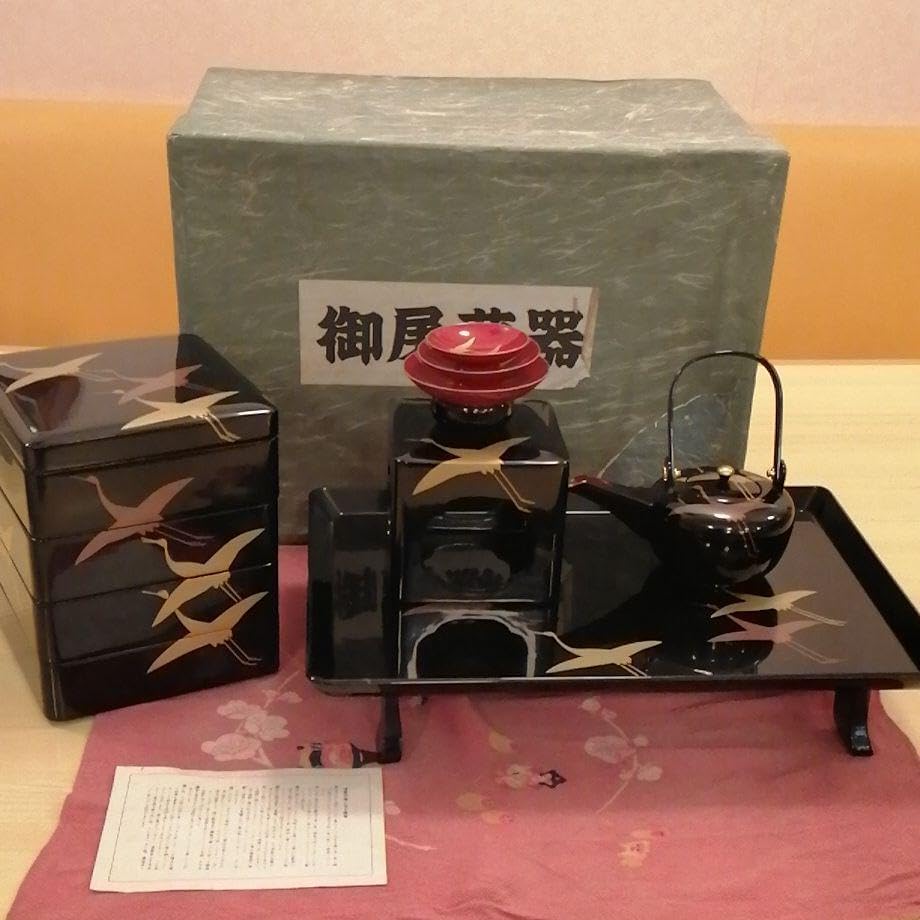 鶴お屠蘇セット天然木うるし漆器 鶴お屠蘇セット天然木うるし漆器