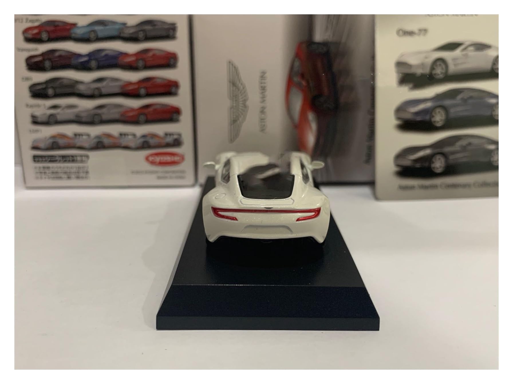 Scale Model Cars for Aston Martin One-77 LM F1 1:64 Racing