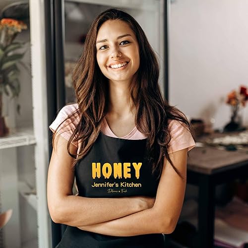 Miniatura 4 de Magimagine Delantal personalizado para mujeres y hombres  Delantal familiar personalizado con texto de dos bolsillos personalizado miel delantal de