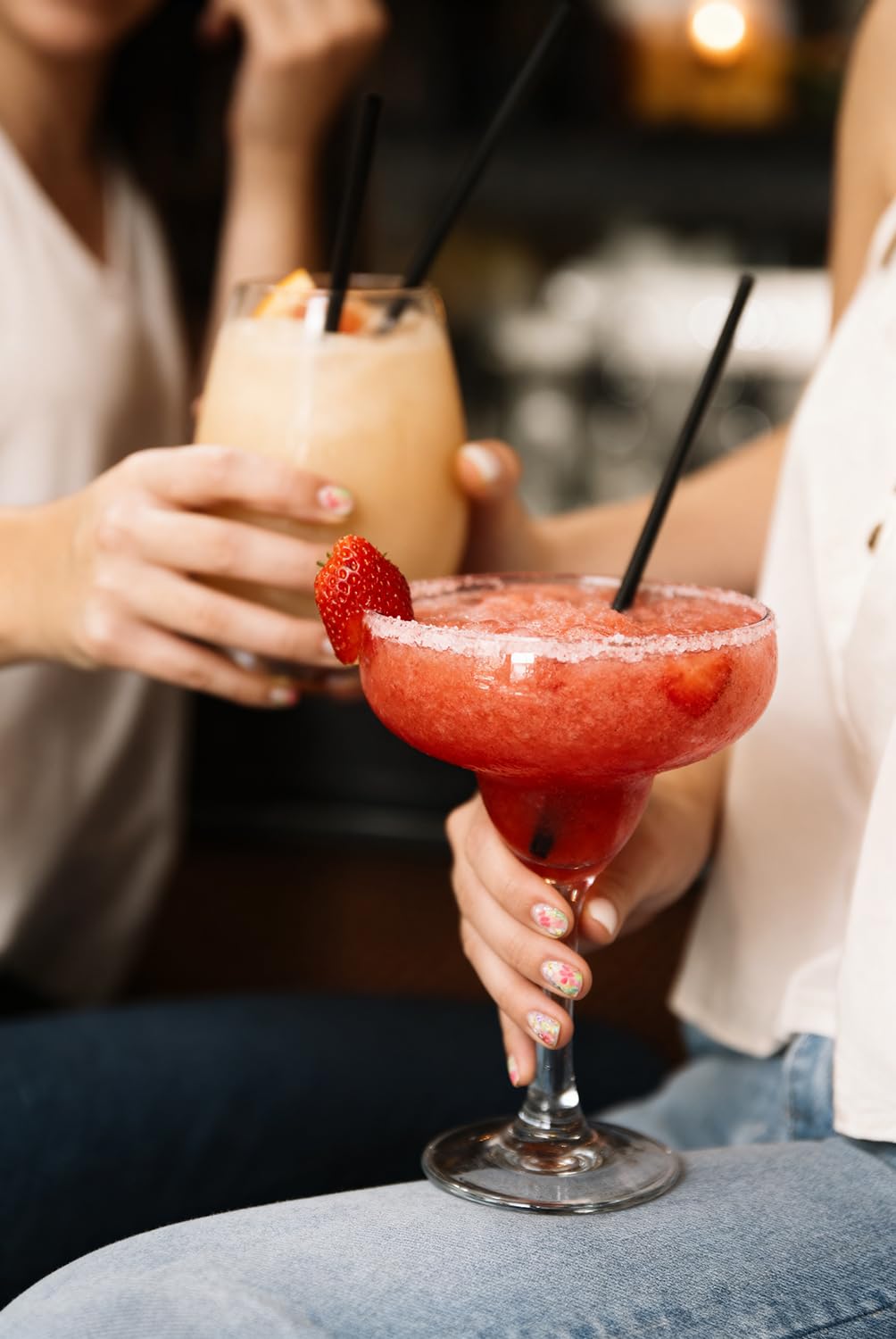 MiLove Margarita Fresa – Cóctel Premium, artesano y natural, elaborado con tequila Agave azul (México), fresas nacionales, limón mediterráneo, licor triple seco y jarabe simple – 75 cl.