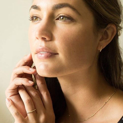 Miniatura 8 de HONEYCAT Pequeños aretes de aro de cuerda trenzada en oro, oro rosa o plata Joyería minimalista y delicada