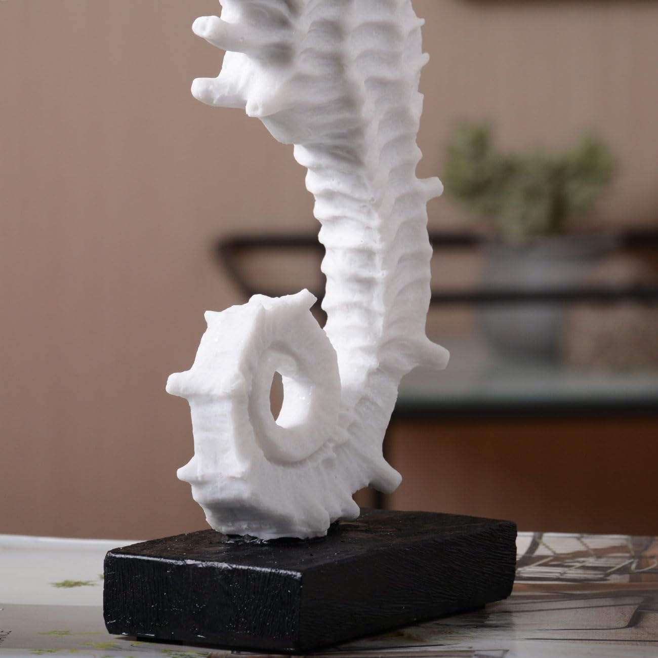 HAUCOZE Sea Horse Statue Decor Ocean Sculpture Arts Modern Gifts Figurine Polyresin 13.4inch