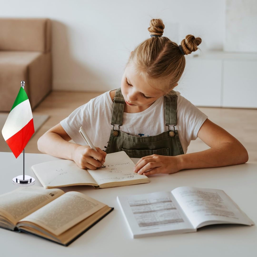 Flaga Włoch Bandiera Italiana 21x14 cm na biurko z polerowaną podstawą