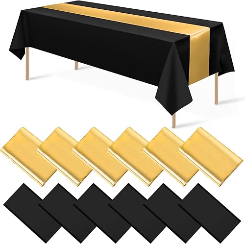 Juego de 12 manteles de satén de 12 x 108 pulgadas y manteles de plástico de 53 x 108 pulgadas, manteles rectangulares desechables en negro y dorado