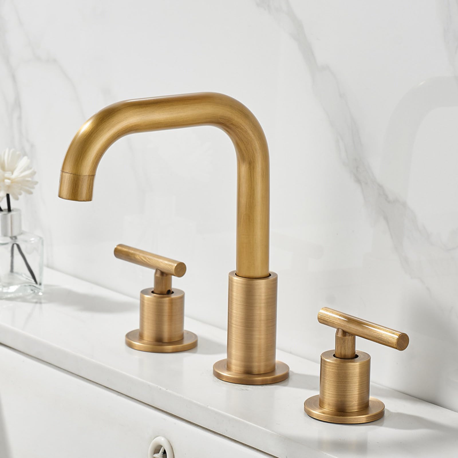 Fanjubei The Seven-Character Pipe Handles The Hand Bathroom Antique-Style Brass Three-Hole Hot And Cold Water Basin Faucet