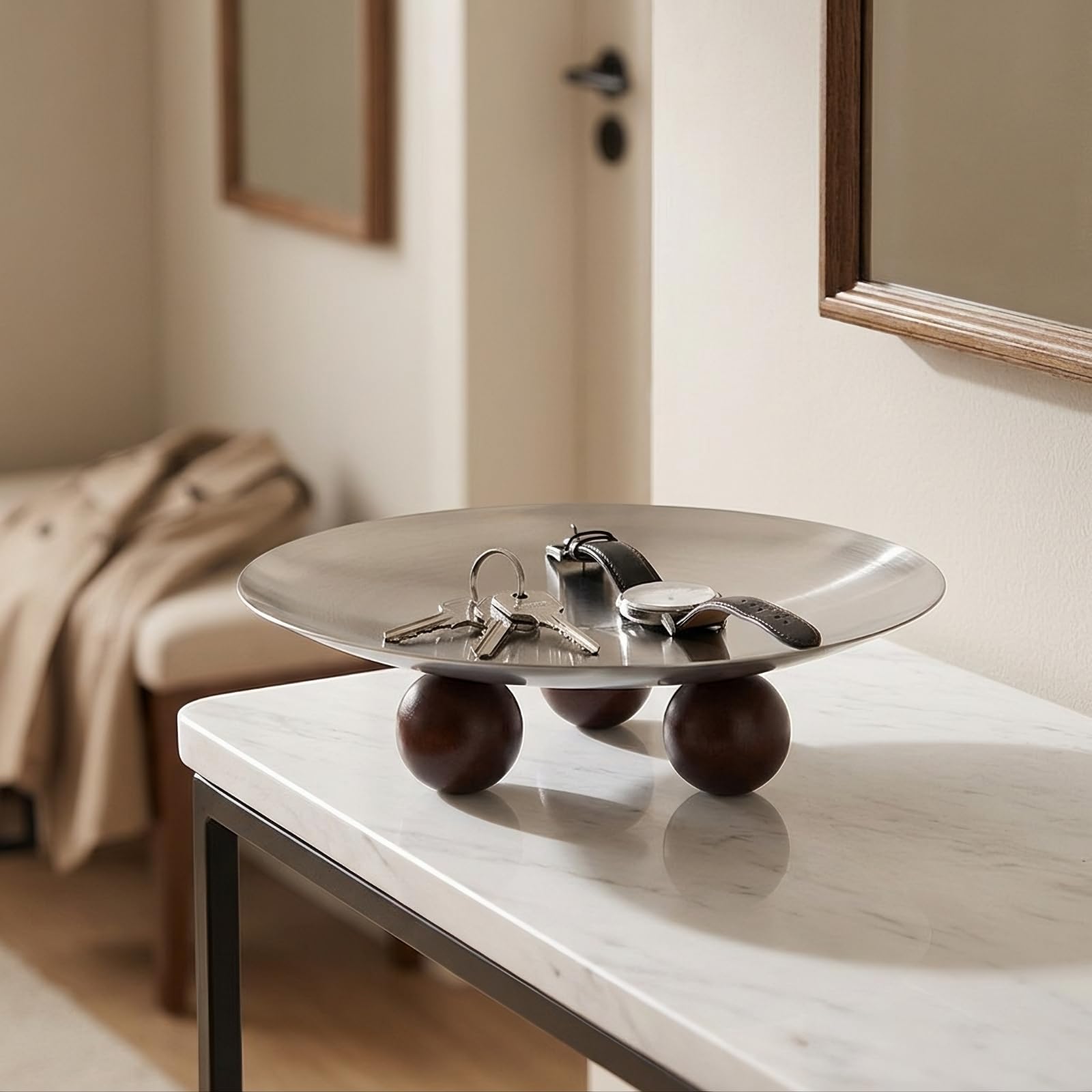 Industrial Tray Edelstahl Rund Tablett Servierteller Platte Schale mit Holzfüßen für Obst Tellergebäck Getränke Und Raumdeko für Küche Essbereich Wohnzimmer