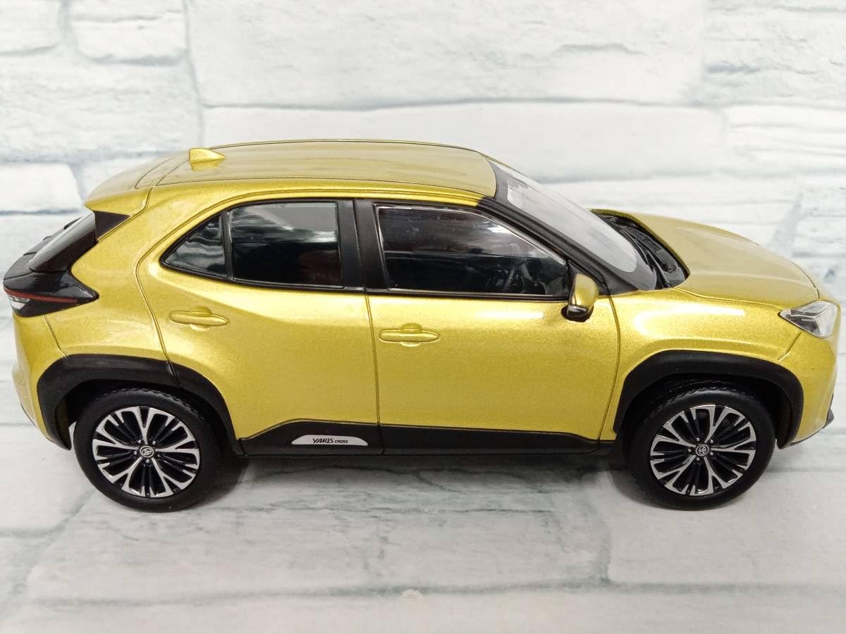 GR YARIS 1/30 カラーサンプル ミニカー Amazon.co.jp: 1/30 トヨタ 新型GRヤリス GR YARIS 2024年