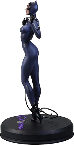 Miniatura 7 de McFarlane Toys - Estatua de resina DC Direct Catwoman de J. Scott Campbell (chicas de cubierta de DC)