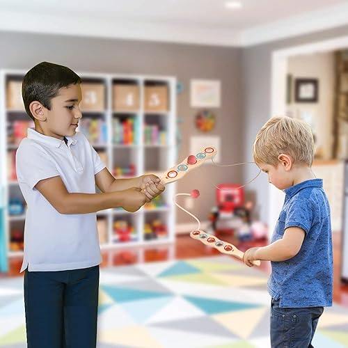 Miniatura 6 de ArtCreativity Juego de 2 paletas de madera con bola roja en cuerda, juguetes al aire libre para niños y niñas, juegos de playa y patio trasero para