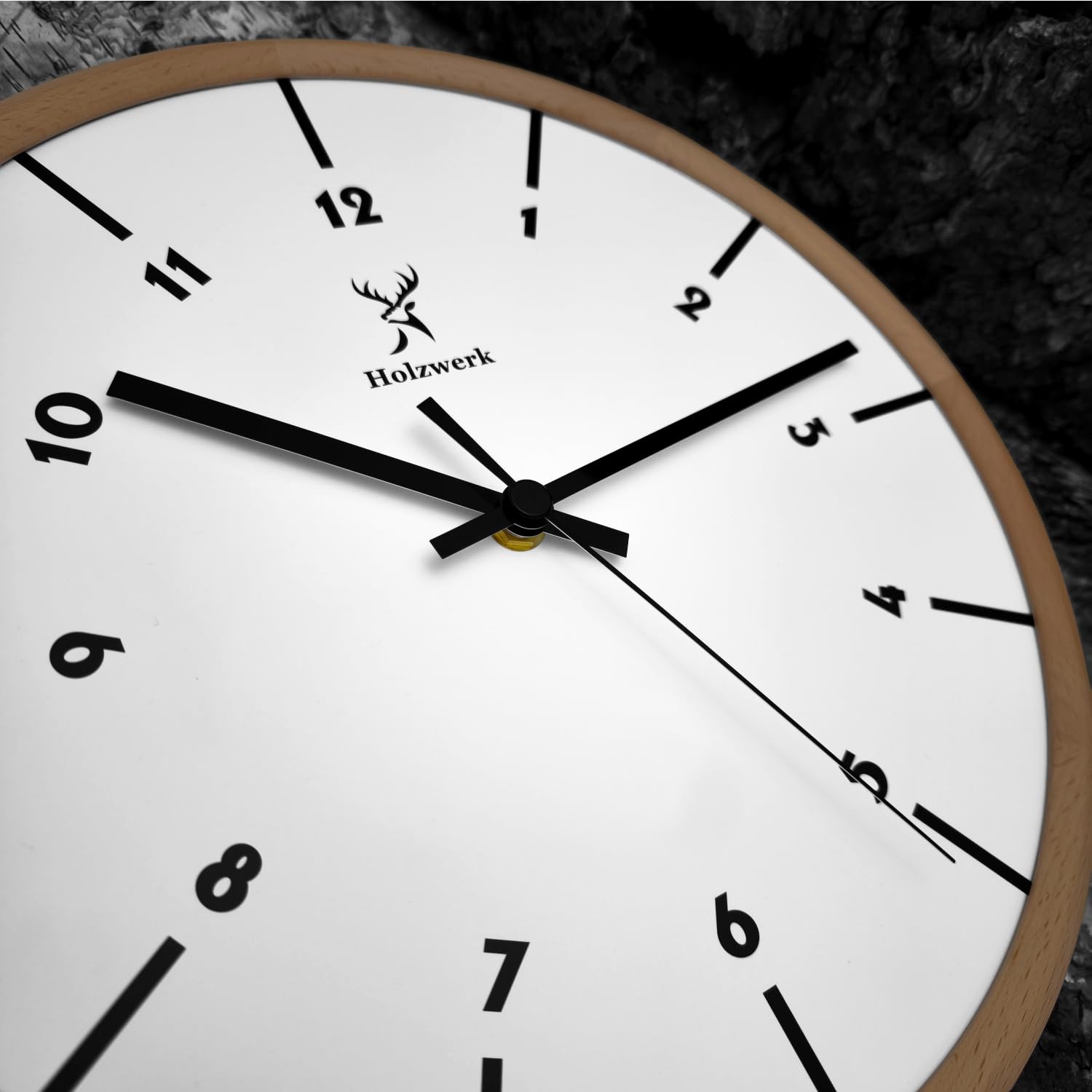Holzwerk Natur Holz Wanduhr Holz-Uhr Vintage lautloses Uhrwerk ohne Tickgeräusche Braun Weiß lautlos skandinavisches Design aus handgefertigtem Massivholz 32 cm