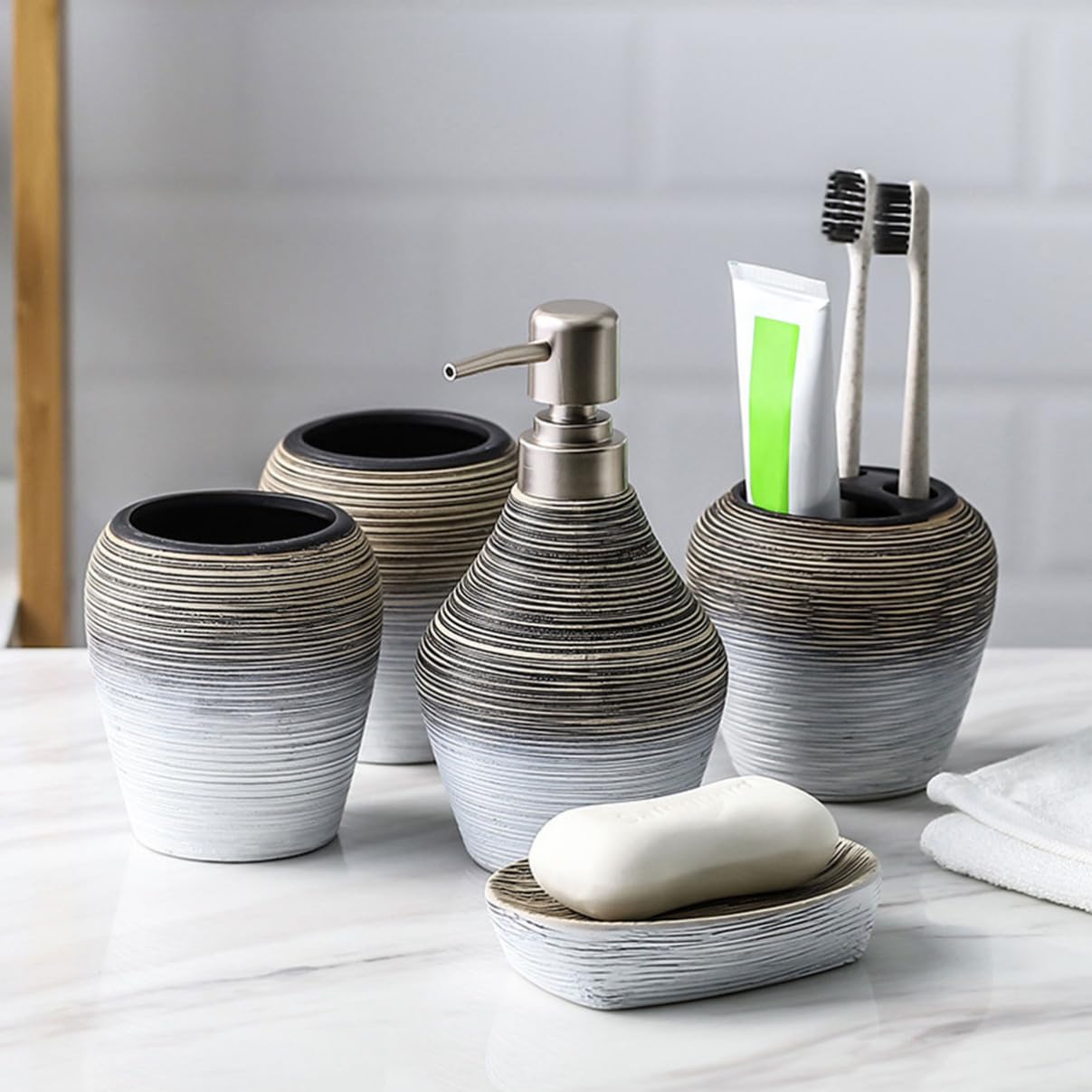 Ensemble de 5 Pièces en Céramique Légère pour Salle de Bain, Gobelet de Voyage et Porte-savonnette, Accessoire Pratique pour Brosses à Dents à Domicile Déplacement