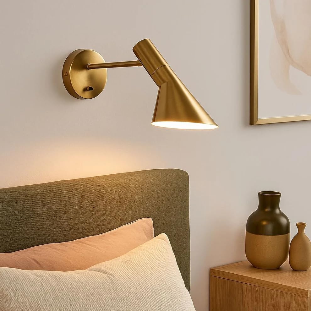 VERSATILITÀ PER OGNI AMBIENTE: Sebbene sia la scelta preferita per la camera da letto, il suo design elegante la rende perfetta per illuminare corridoi, soggiorni, uffici o camere per ragazzi. Compatibile con lampadine E27 (potenza max 40W), permette di scegliere la temperatura di colore ideale per la propria casa (lampadina non inclusa).