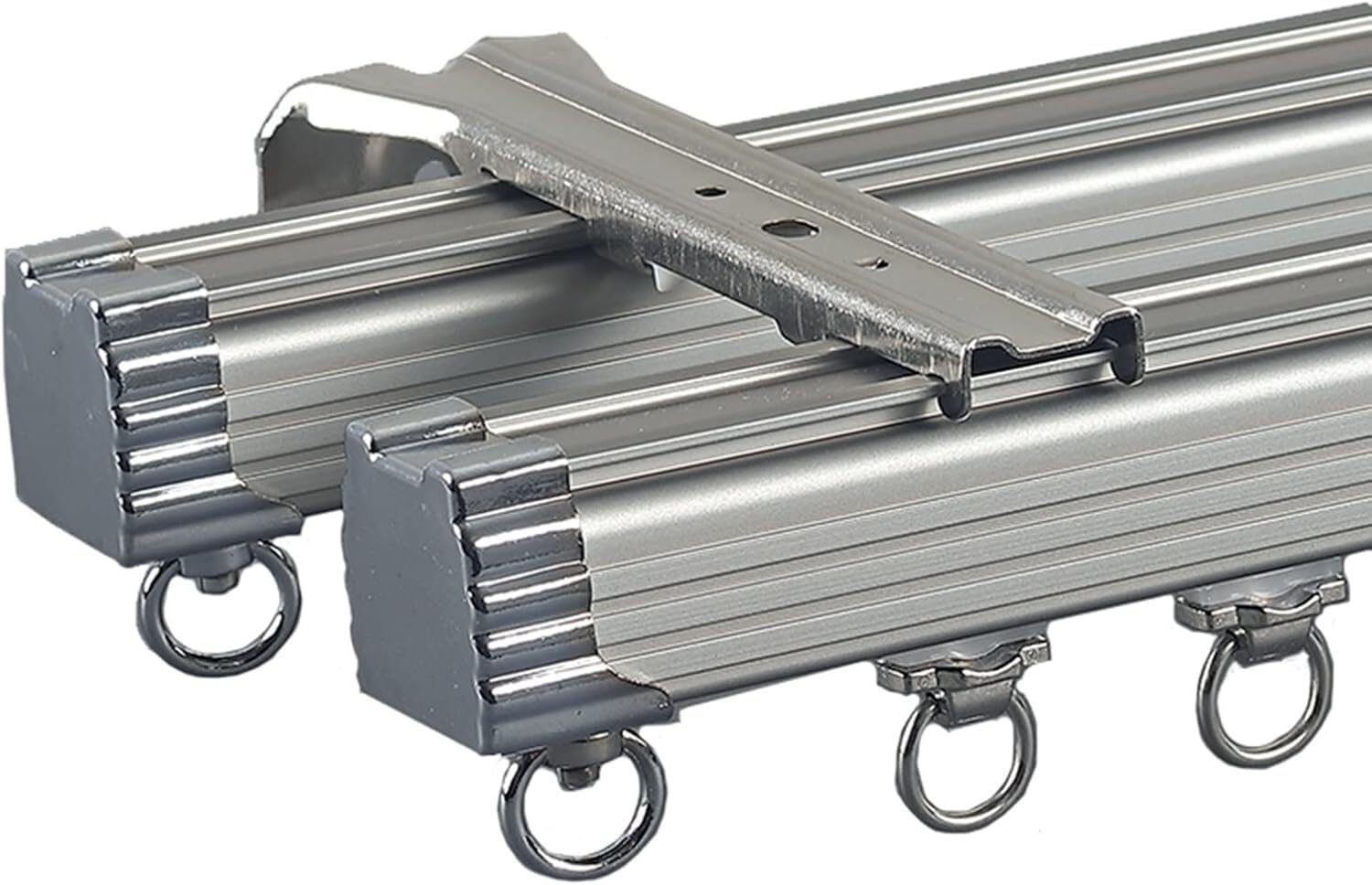 Rails de guidage linéaires pour séparation de salle de bain et chambre parentale