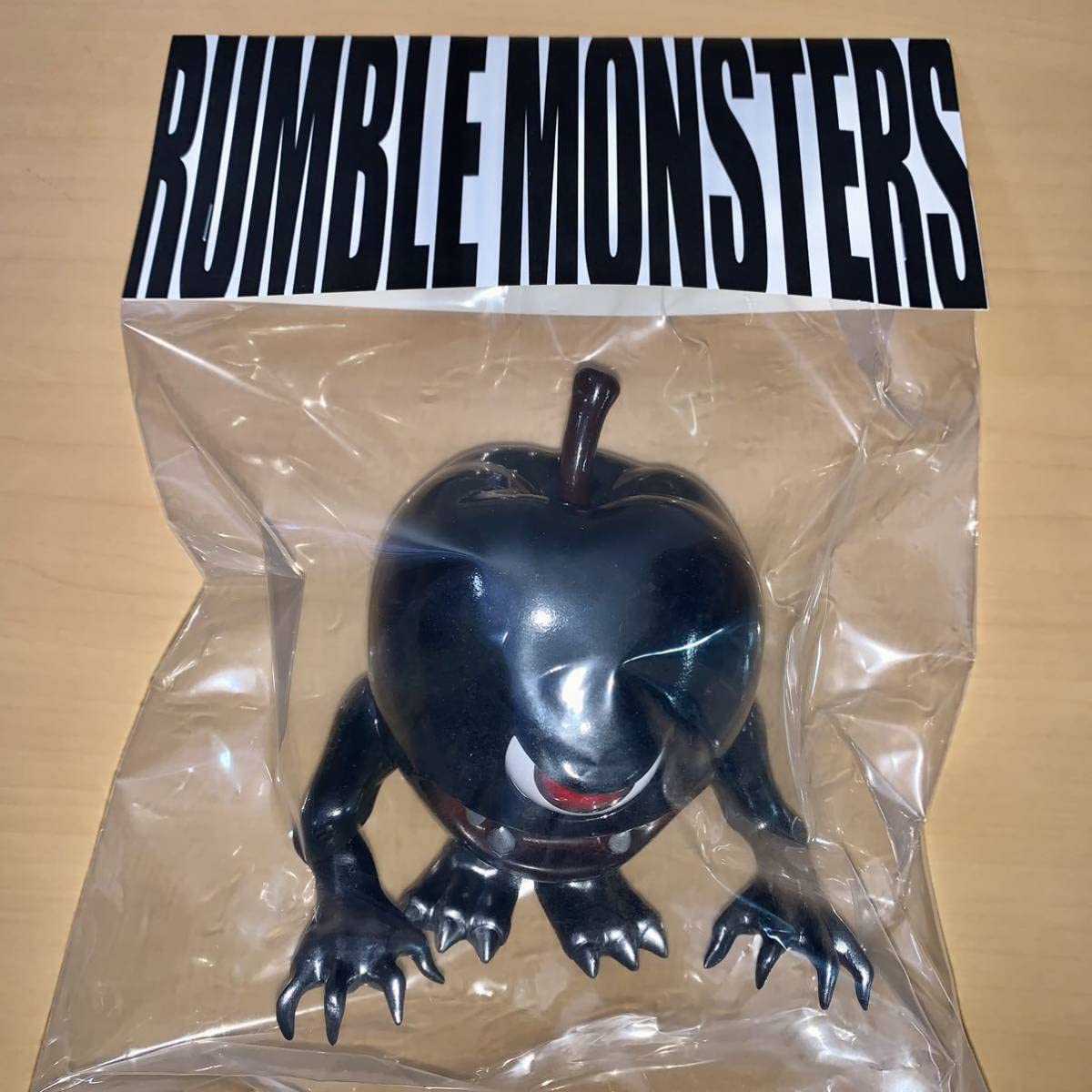 Amazon | RUMBLE MONSTERS Apple Adam Answer Witch Red Eyeランブル