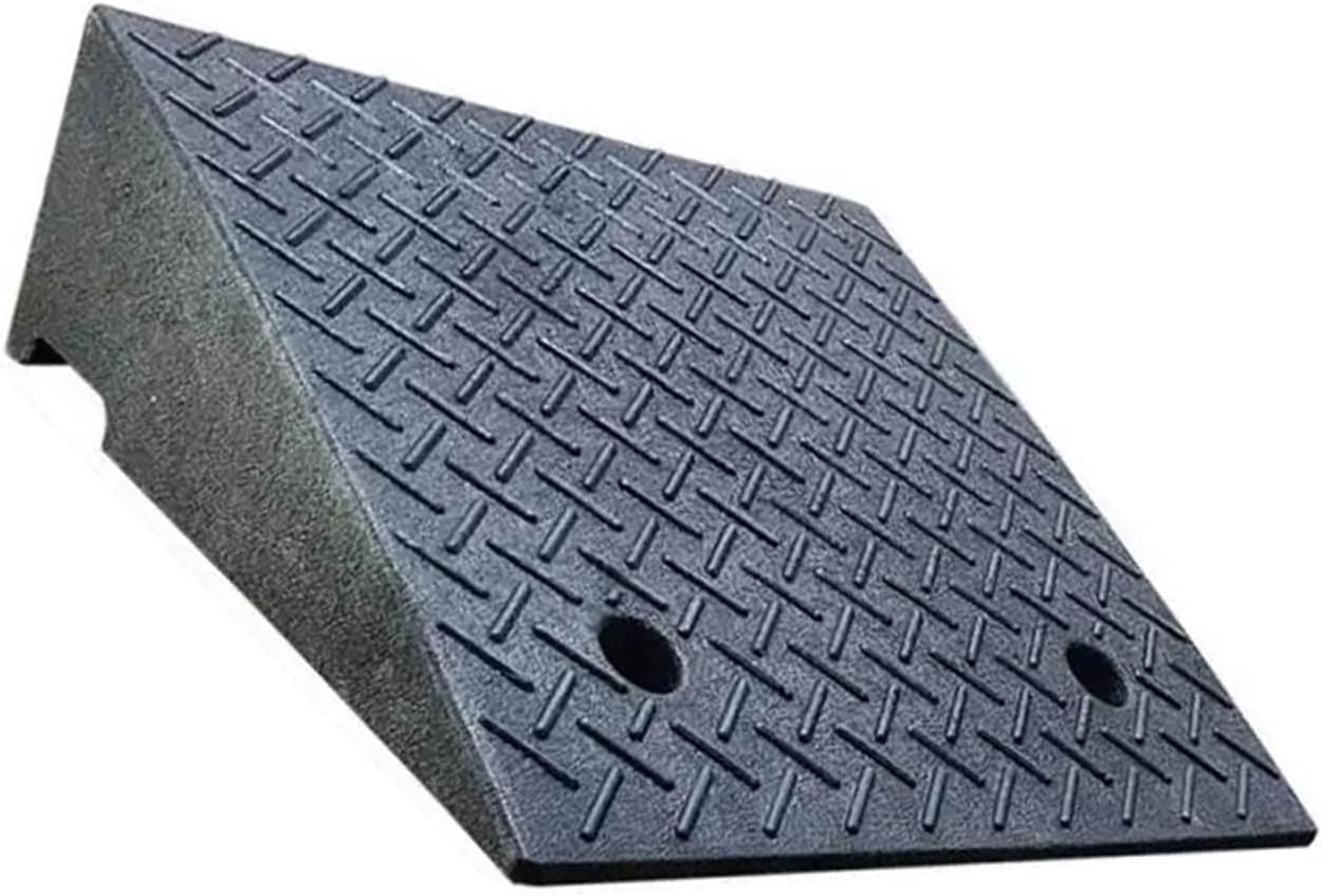 Rampe en caoutchouc 50x50x18cm pour seuil de garage et passage de véhicules lourds