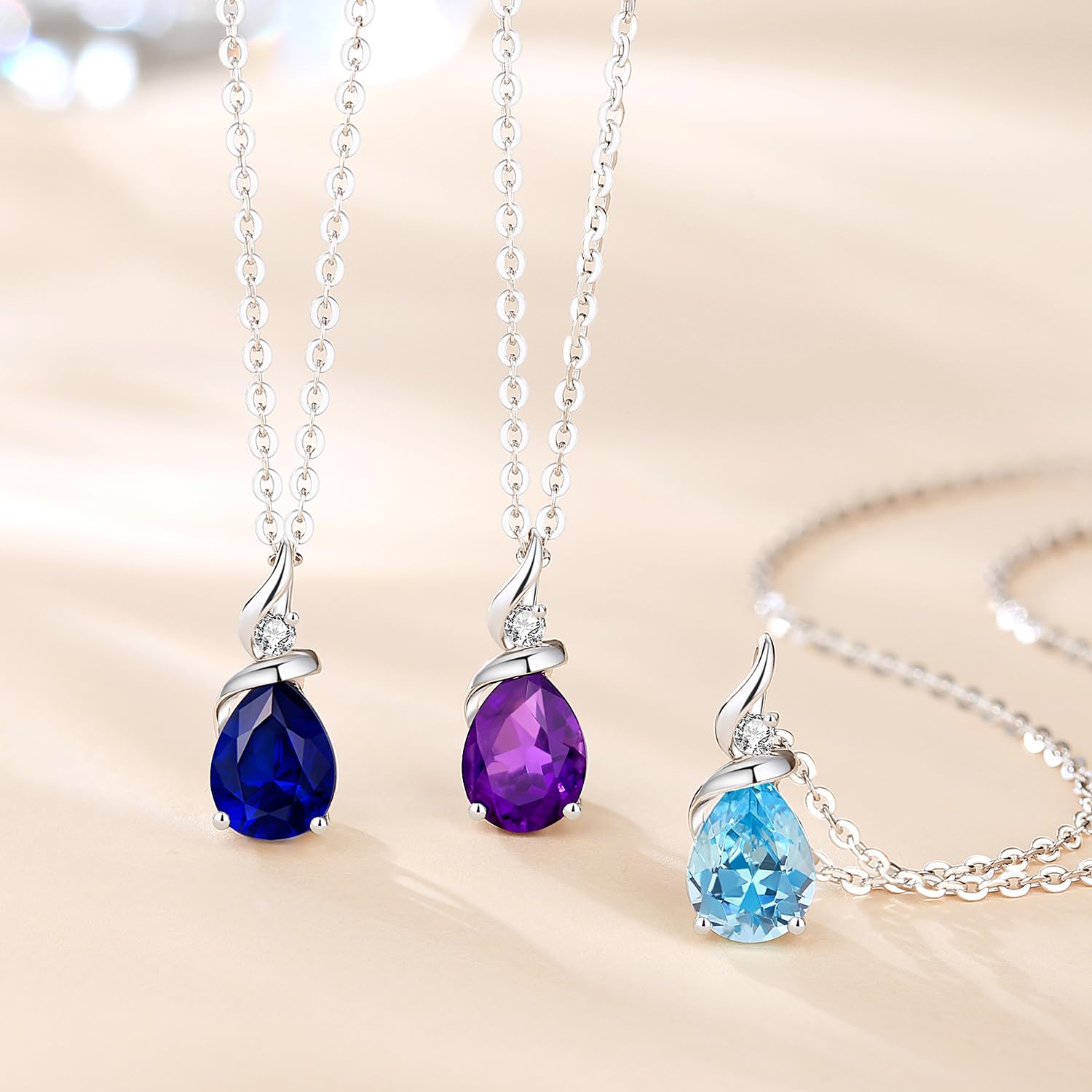 FANCIME Collier Femme en Or Blanc 14 carats 585/1000 Pendentif et Argent 925/1000 Chaîne avec Saphir Bleu de Synthèse et Diamant Naturelle Cadeau Bijoux pour Femme maman- Chaîne Ajustable: 40 + 5 cm