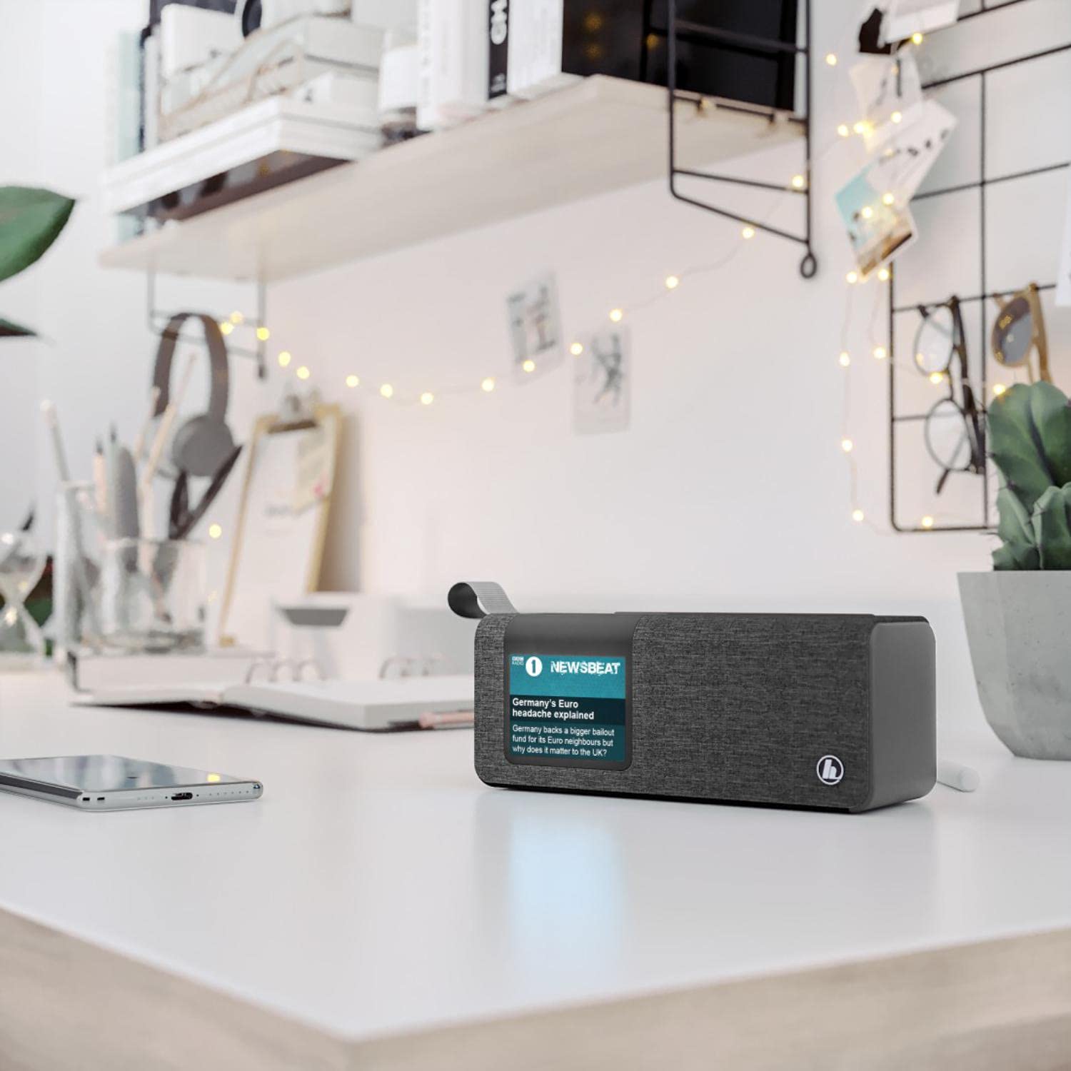 Hama Radio Internet DAB/DAB+ 'DR200BT' (Radio Numérique FM Portable, Haut-Parleur Bluetooth Rechargeable USB-C, Écran Couleur, Entrée AUX, Minuteur, 30 Présélections, 8h d'Écoute) Noir