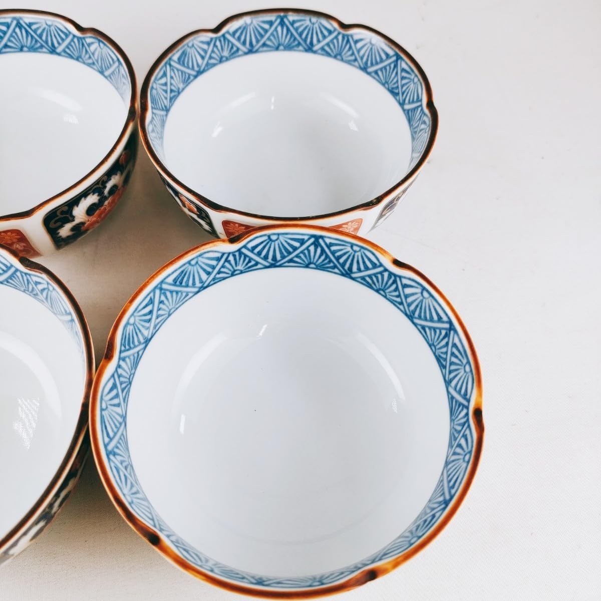 Amazon.co.jp: 有田焼西山 小鉢 4客 和食器 花柄 取り鉢 調味料 醤油