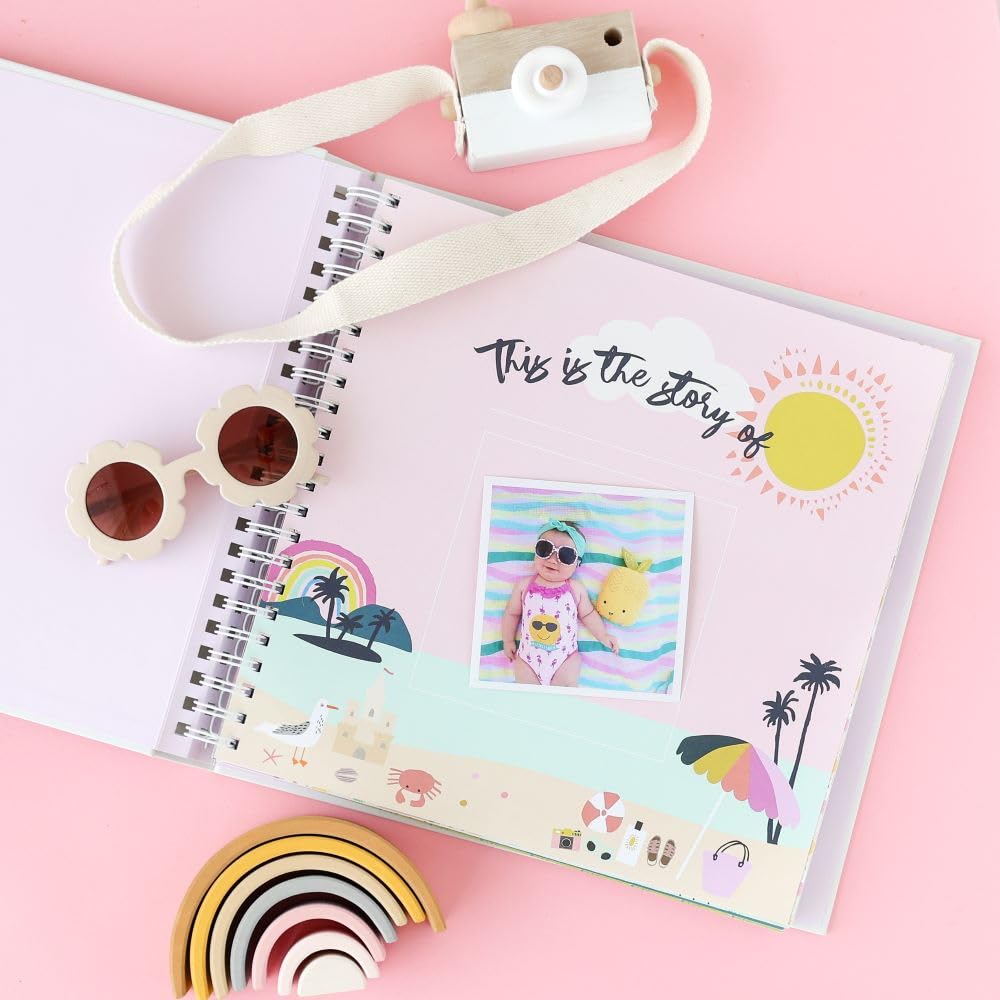 Lucy Darling The Little Years Erinnerungsbuch für Kleinkinder, Alter 1 bis 6 Jahre, Album für Mädchen, Meilenstein-Scrapbook zum Aufzeichnen wertvoller Erinnerungen – Erinnerungsbuch