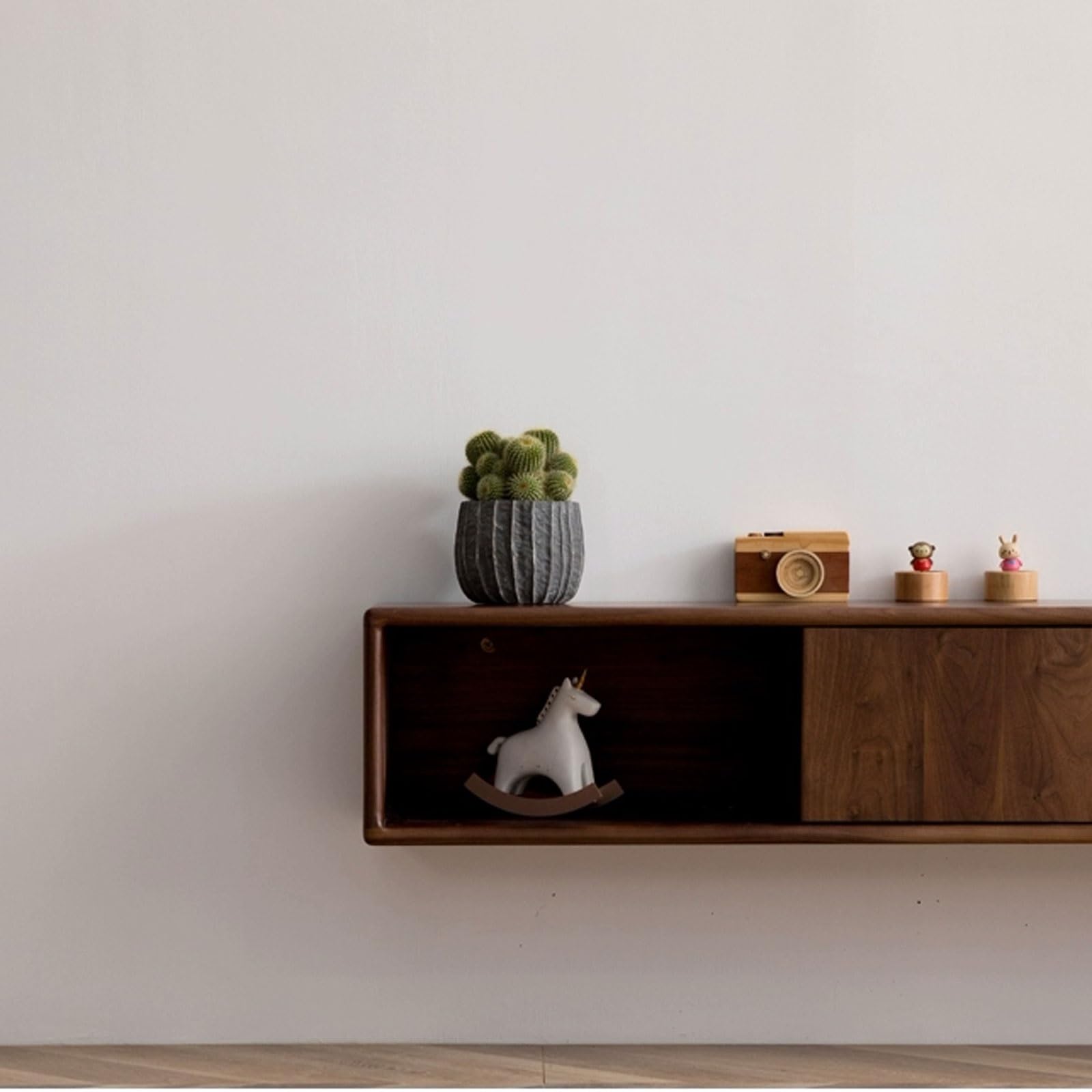 Mueble TV Mueble de TV flotante de madera de nogal montado en la pared con puertas y estantes de almacenamiento abiertos Mesa de consola de TV Muebles de entretenimiento for colgar Mueble para televis