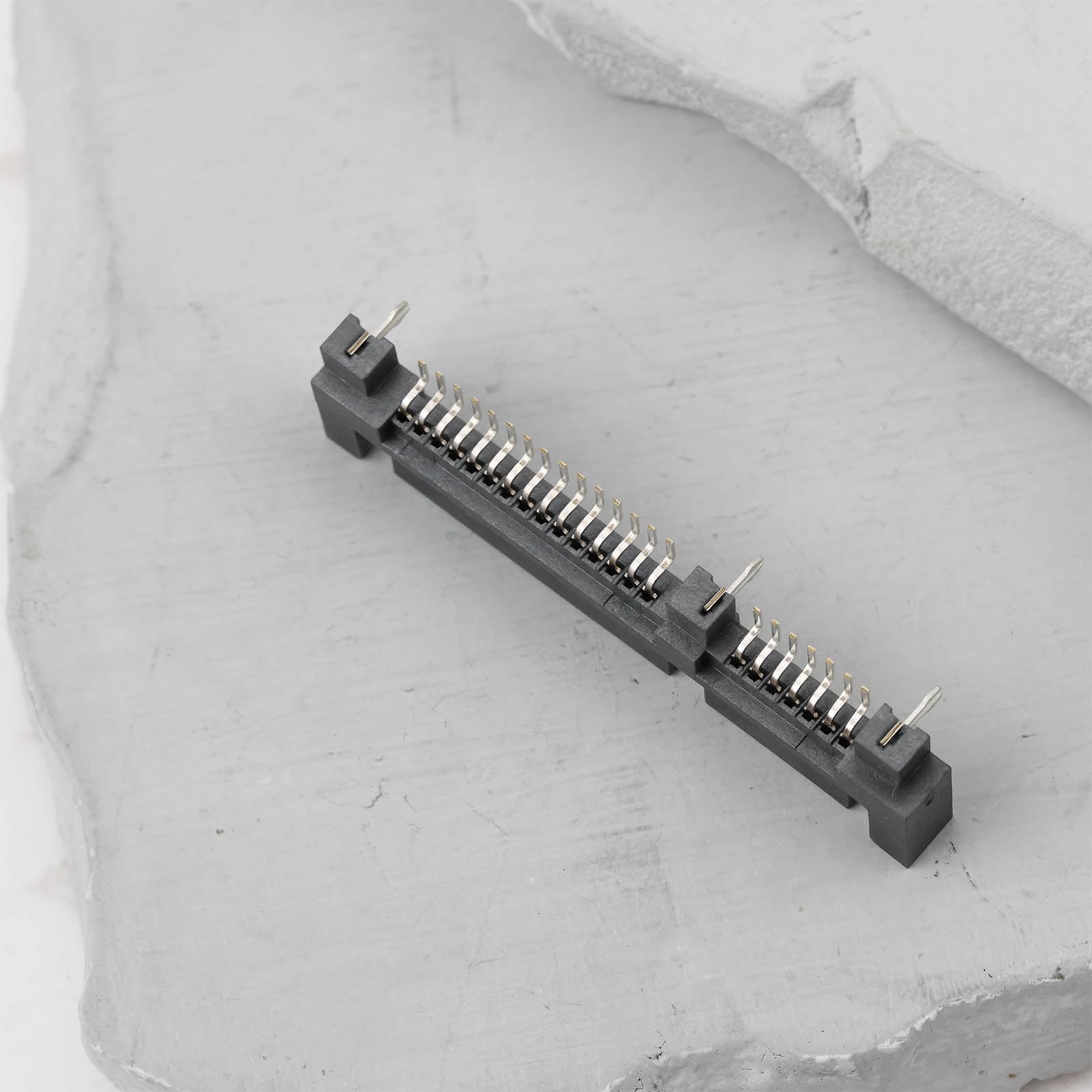 5 szt. SATA 22-pinowe 7+15-pinowe złącze męskie SMT SMD do dysku twardego 6.3 cm HDD