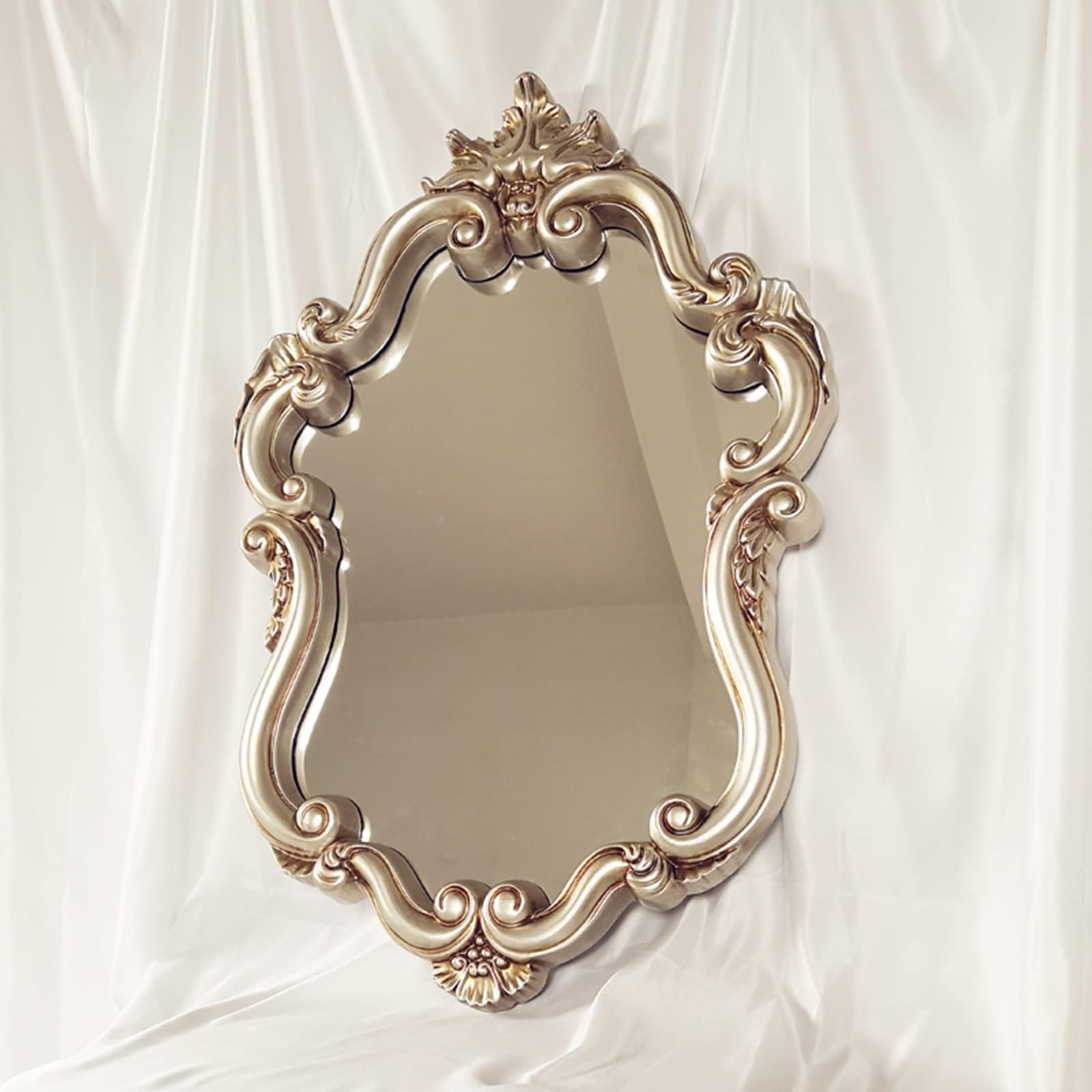 Duże antyczne złote barokowe dekoracyjne lustro ścienne - vintage lustro akcentujące do przedpokoju salonu sypialni - elegancki wystrój domu klasyczny design