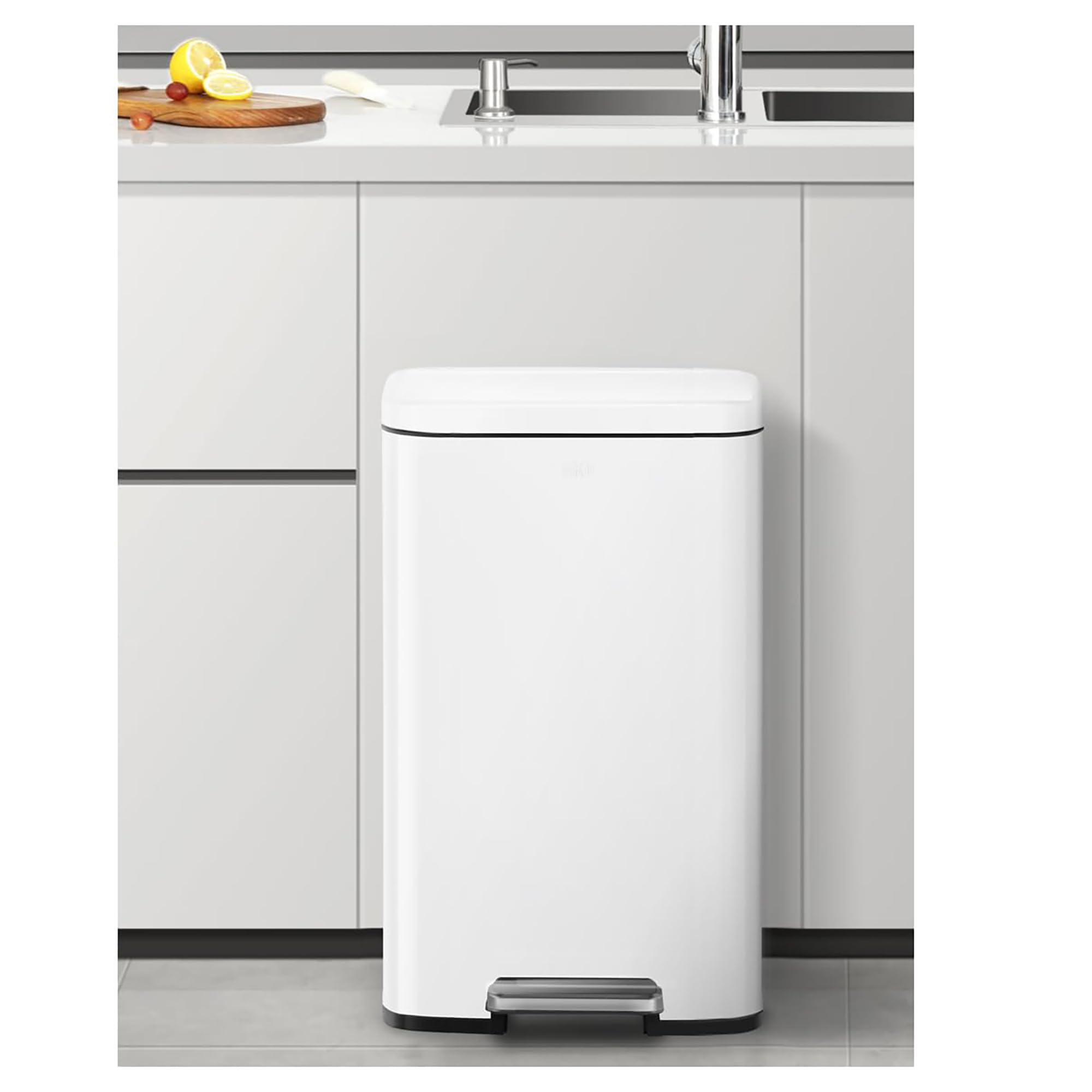 EKO Madison - Pattumiera da Cucina, 50 l, con Pedale e Coperchio a Chiusura Morbida, Colore: Bianco Opaco, in Acciaio Inox Anti-Impronta, Cestino Moderno e Robusto, Grande capacità per Il Riciclaggio