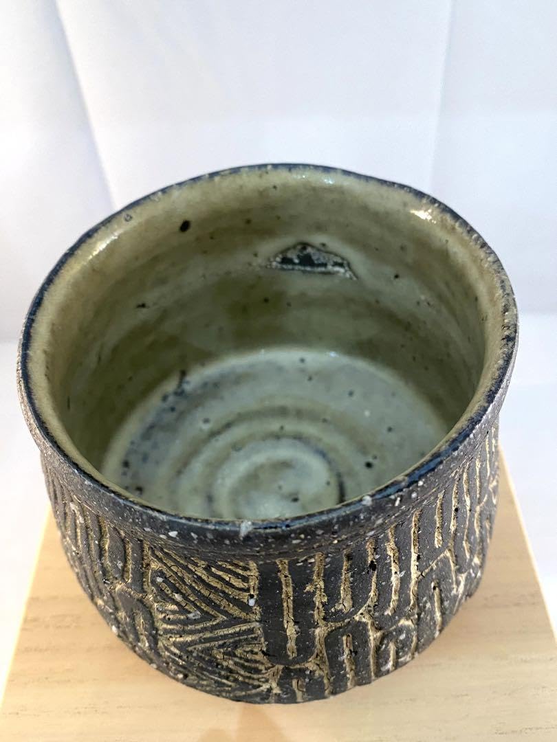 Amazon.co.jp: 萩野善史 象嵌炭化焼成茶碗 : 文房具・オフィス用品