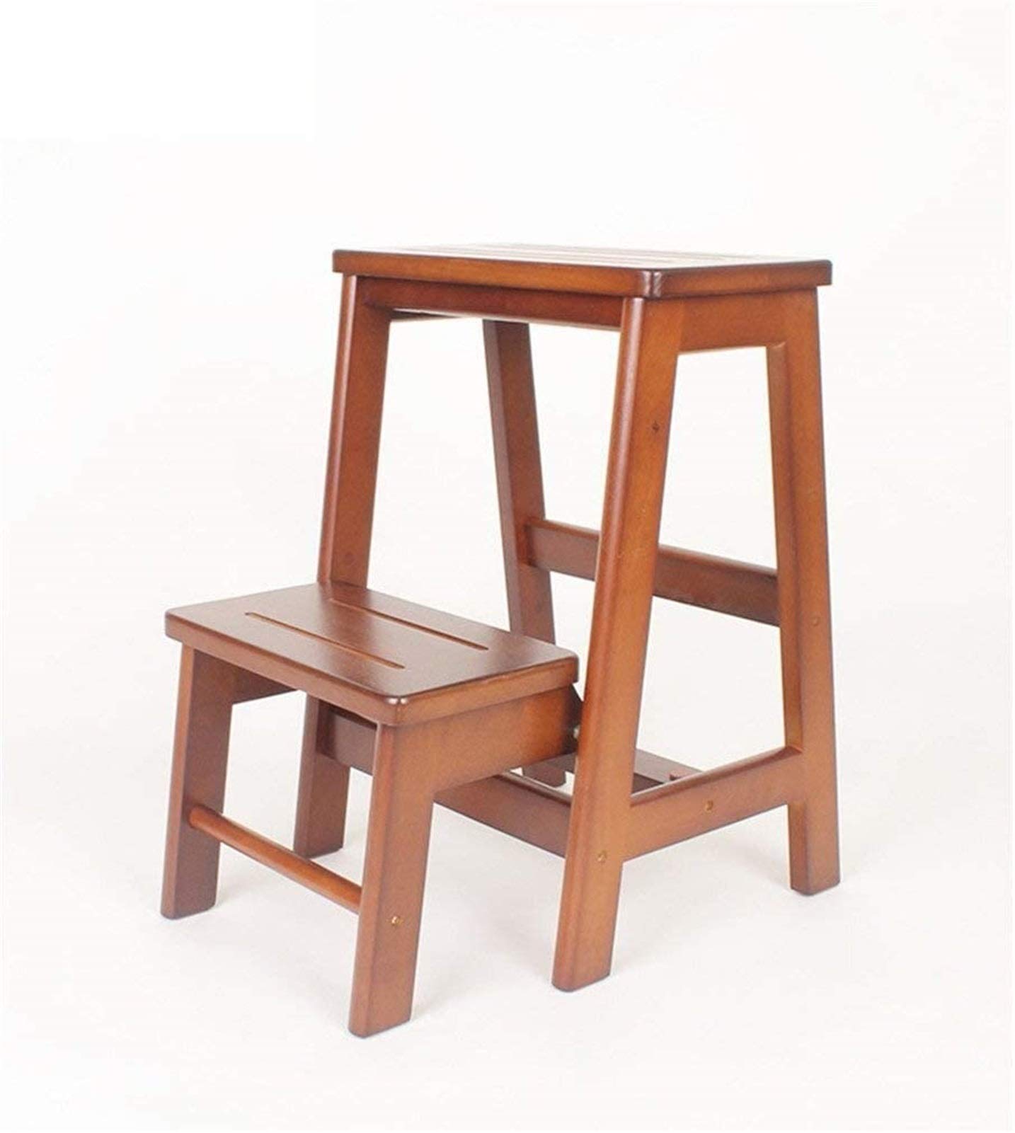 Escabeau tabouret pliant en bois pour optimiser le rangement de la cuisine