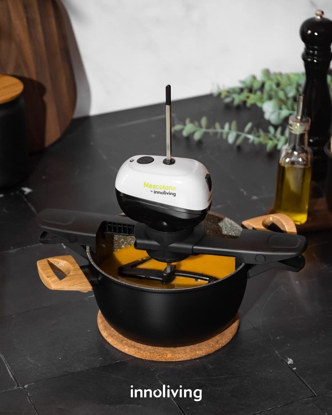 Innoliving Mescolatore Automatico INN-785 Mescolone, Miscelatore da cucina a Batteria Regolabile, Senza Fili, Facile da Pulire