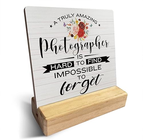 Cartel de madera con texto en inglés "Country a Truly Amazing Photographer is Hard to Find para fotógrafo, decoración de escritorio, rústico,