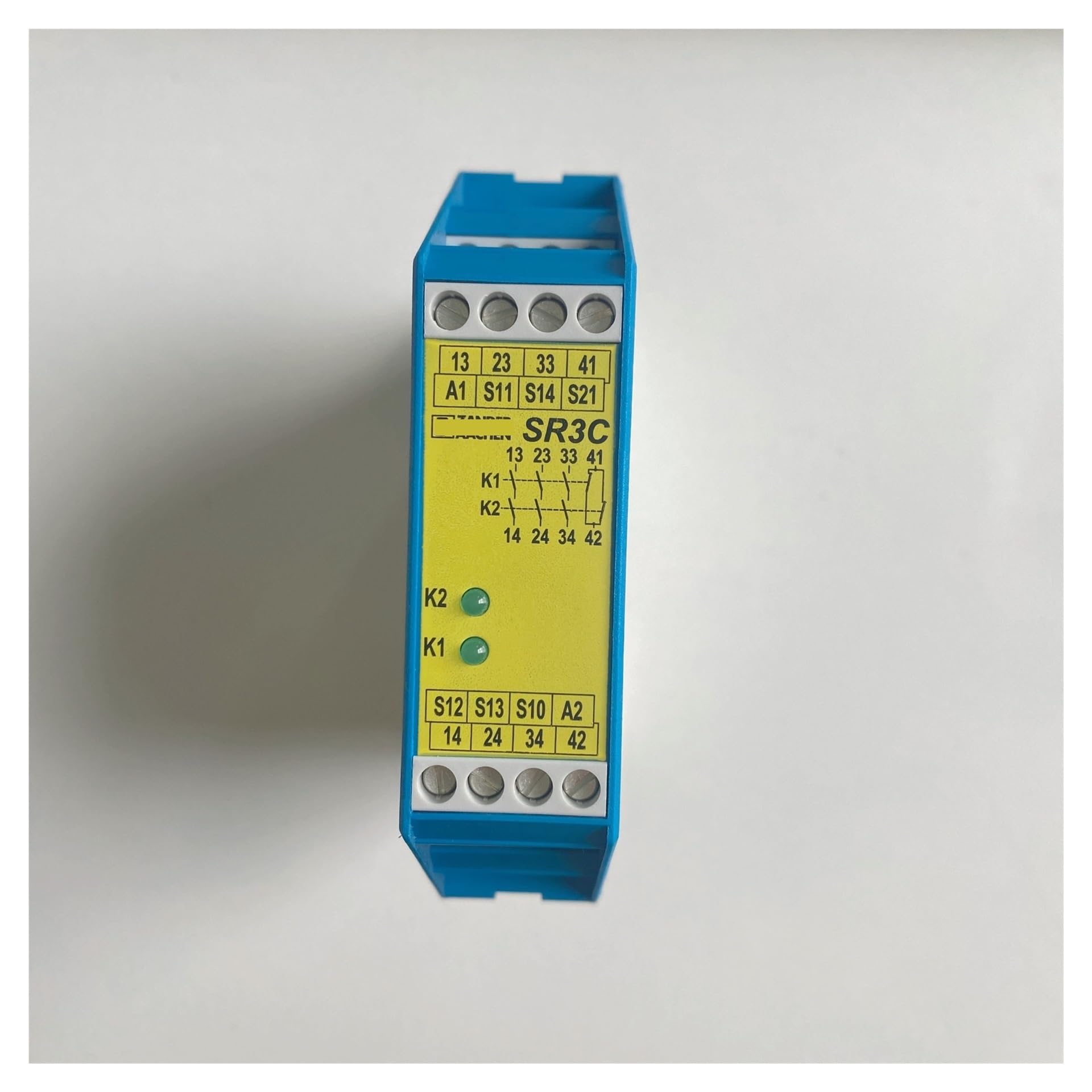Relais de sécurité SR3C24V numéro de Commande 472173