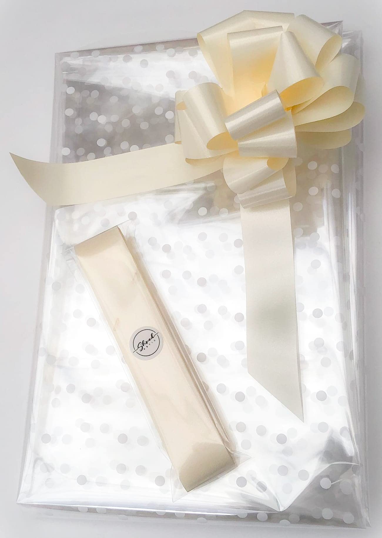 ShredAstic® White Dot Florist Cellophane wrap with 30mm Pull Bow (5 metres, Cream)