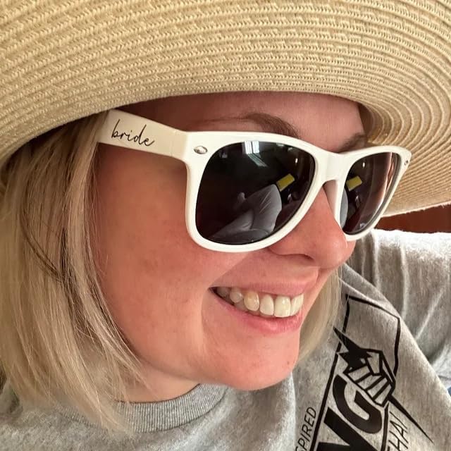 Miniatura 8 de Pretty Robes Bride and Groom Sunglasses for Bachelorette Party, Wedding Accessories for Brides, Beach Wedding Sunglasses