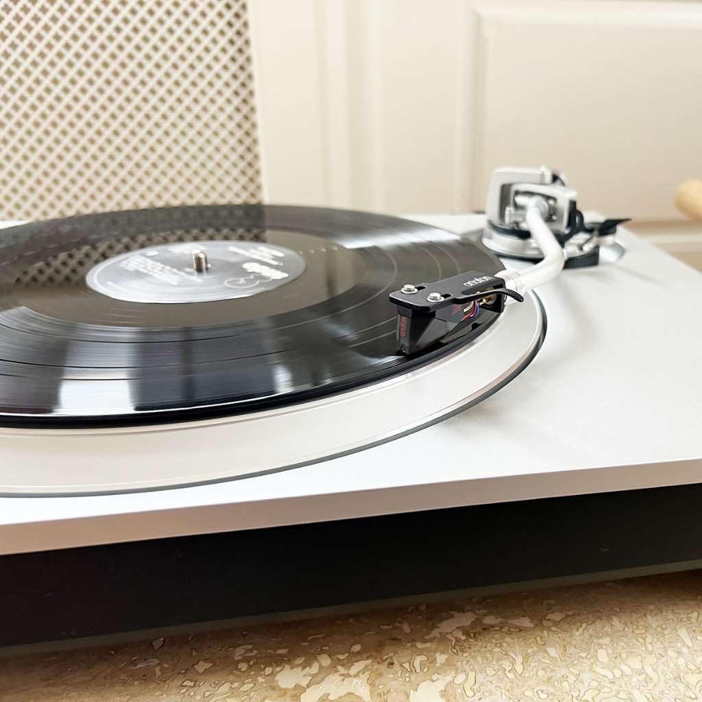 Ortofon 2M Red Moving Magnet Phono Cartridge (Stealth Edition)