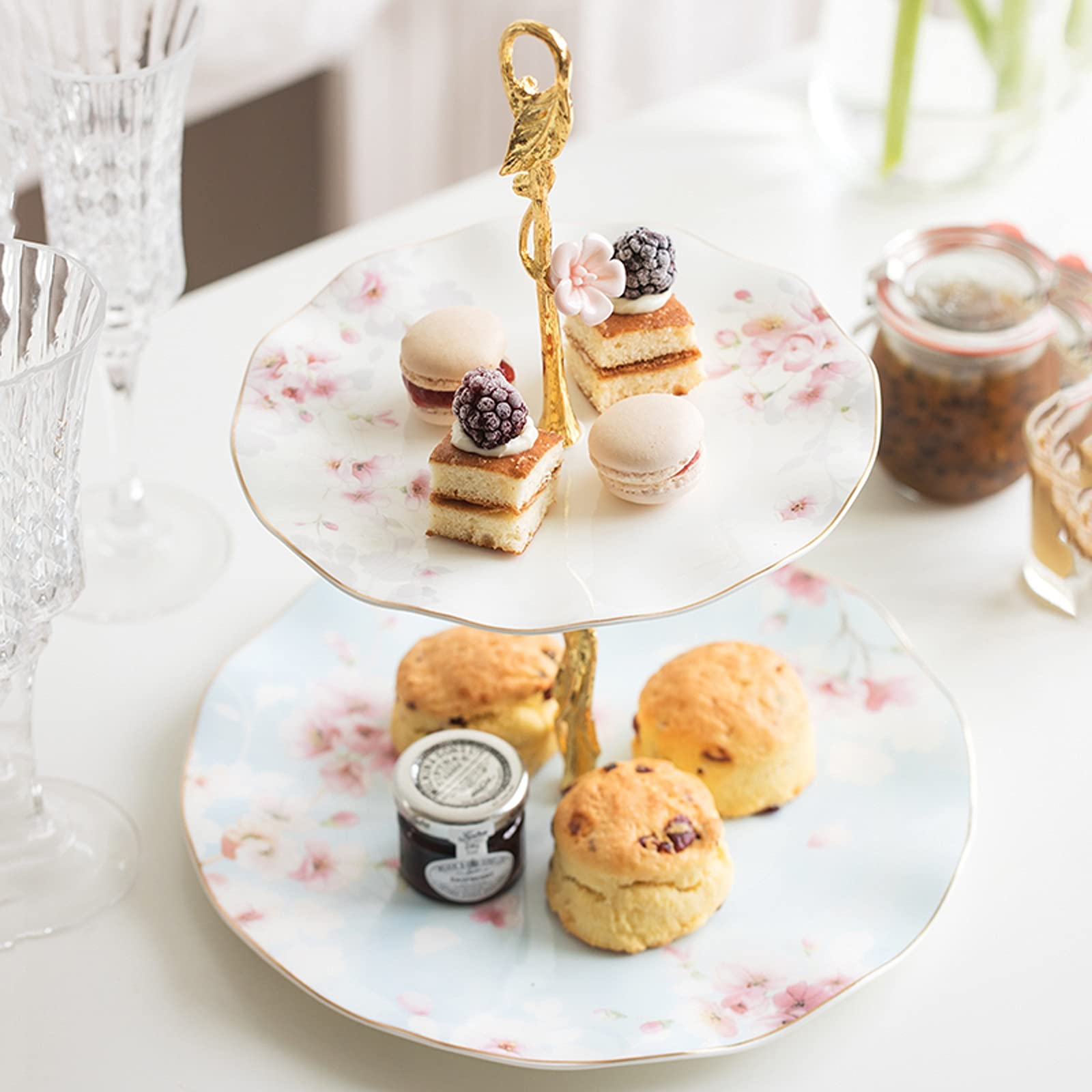 Alzata per torta Alzata per torta in ceramica con manici in metallo Doppio espositore per dessert Porta cupcake europeo Elegante vassoio per servizio pasticceria Alzata per frutta Alzata per cupcake