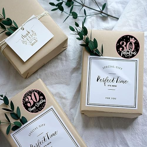 Vista 4 de REWIDPARTY Rollos de calcomanías de 30 cumpleaños de oro rosa (500 piezas) calcomanías de feliz cumpleaños 30 y fabulosas calcomanías redondas
