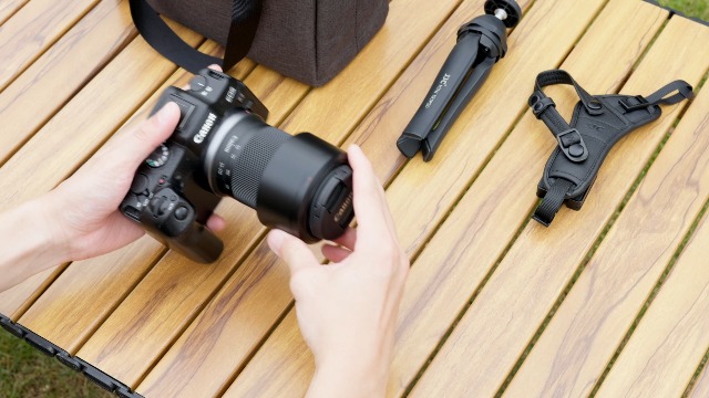 Amazon.com : JJC Lens Hood for Canon RF-S 55-210mm F5-7.1 is STM