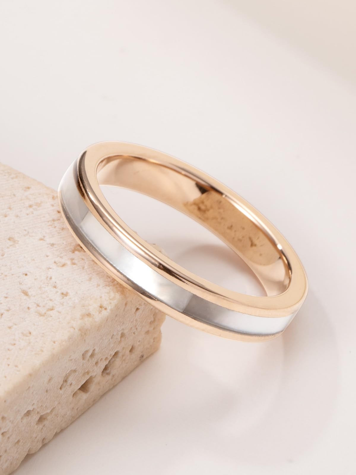 Vakki Ringe aus Roségold 4mm Wolfram Ring für Damen Weißer Perlmutt Ehering Frauenring für Hochzeit, Versprechen, Täglich, Größe 49(15.6) bis 62(19.7)