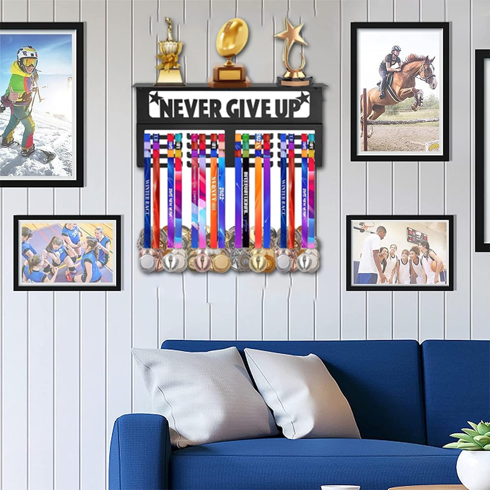 Porte Médaille Running, Présentoir de Médailles Never Give Up Support Mural pour Médailles, Porte-Médailles en Métal pour le Rangement des Médailles de Prix Olympiques pour Enfants et Adultes