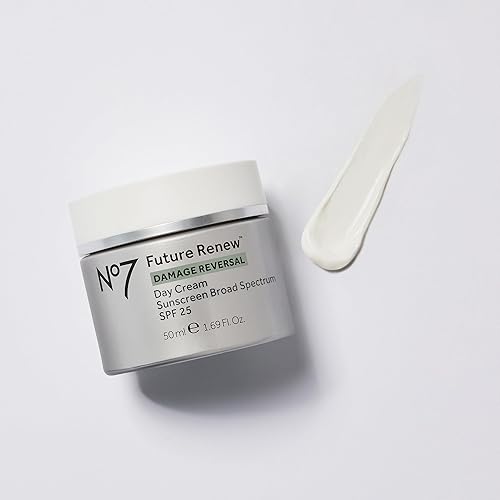 Miniatura 7 de No7 Future Renew Damage Reversal Crema de día SPF 25 - Crema facial hidratante SPF para piel visiblemente dañada y envejecida - Hidrata, ilumina y